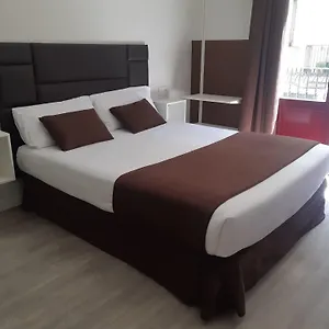 Guest house Bcn Urbaness Bonavista, Barcelona