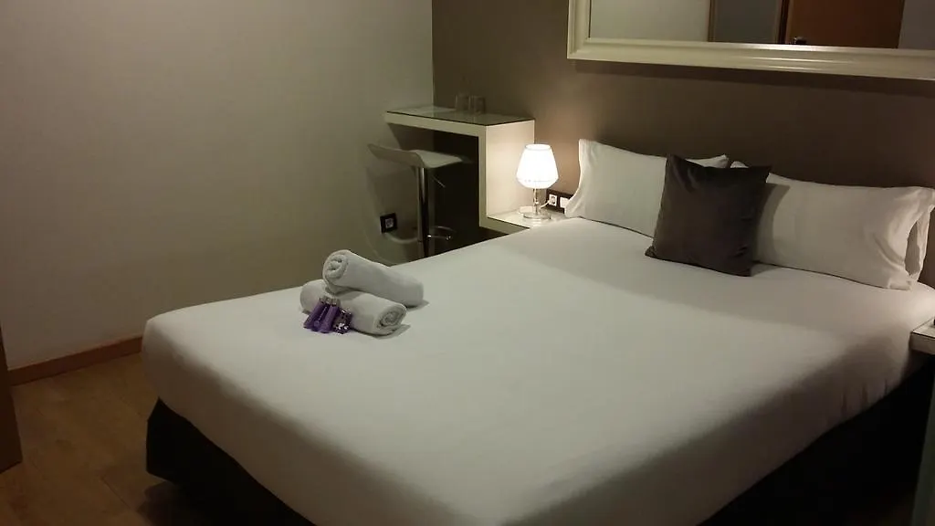 Hostal Bella Lola Barcelona Guest house