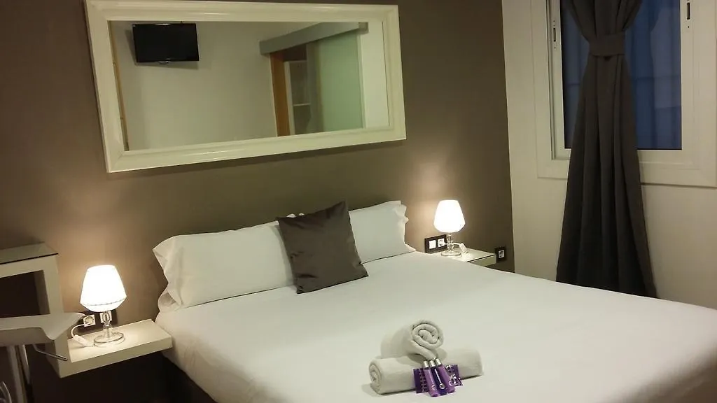 Hostal Bella Lola Barcelona 2*,